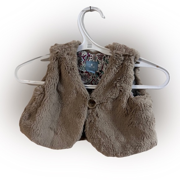 Fur Vest - Picture 1 of 2